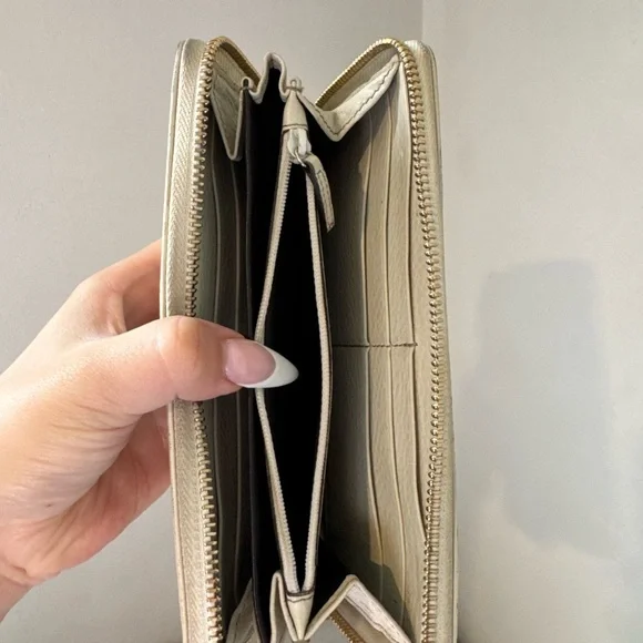 Gucci Beige Leather Zip-Around Wallet